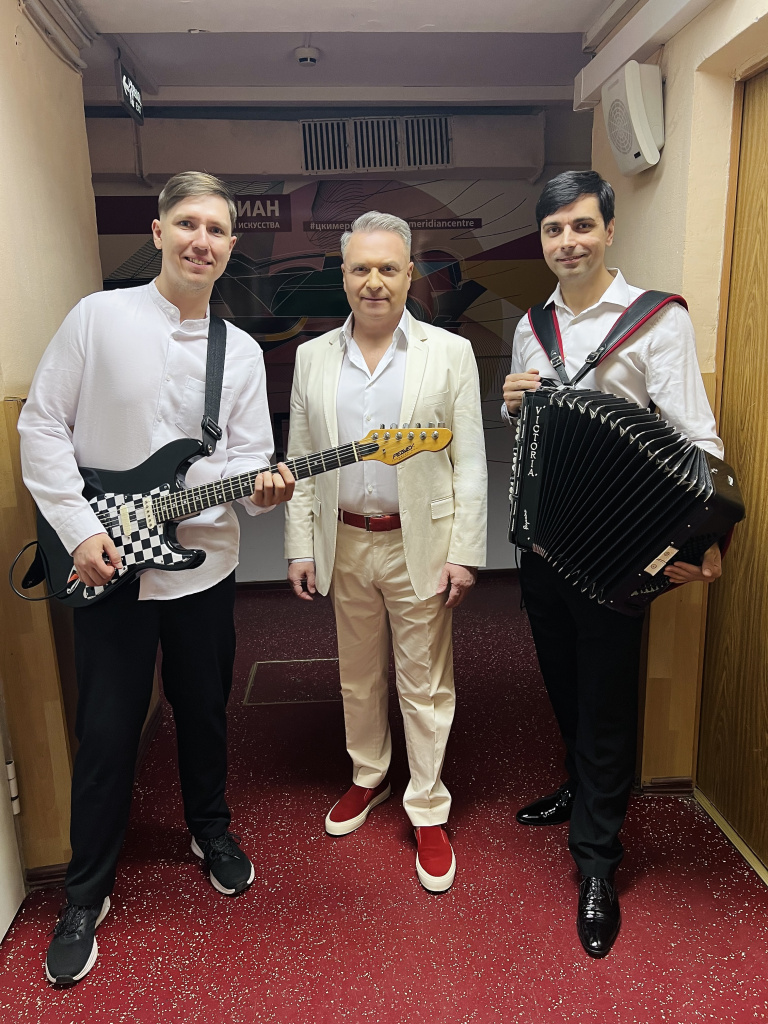 Александр Добронравов Александр Добронравов