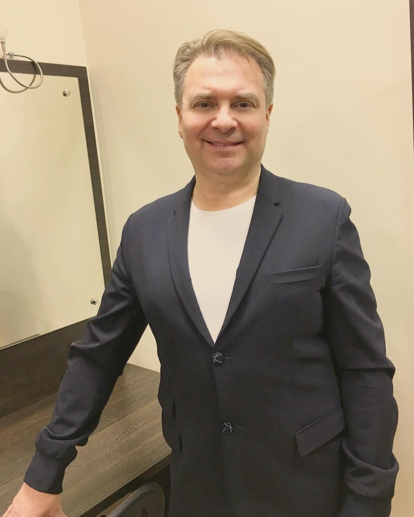 Александр Добронравов